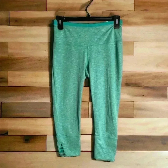 Prana Women's Size Small Green Capri Athletic Leggings. Running Yoga Workout - Picture 1 of 4
